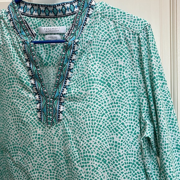 Foxcroft for Appleseed’s Wrinkle Free Y-neck Tunic green white mosaic cotton 14P - Picture 5 of 16